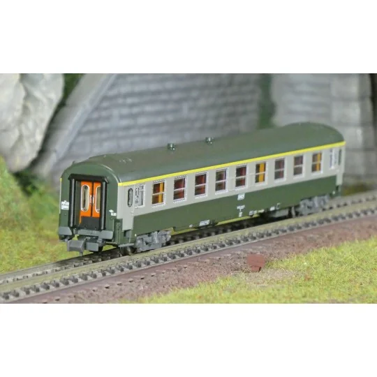 NW-265-REE Modeles NW265 Voiture voyageurs UIC, SNCF, A9 Verte/Gris béton, logo blanc encadré, ep.V, N- 1/160
