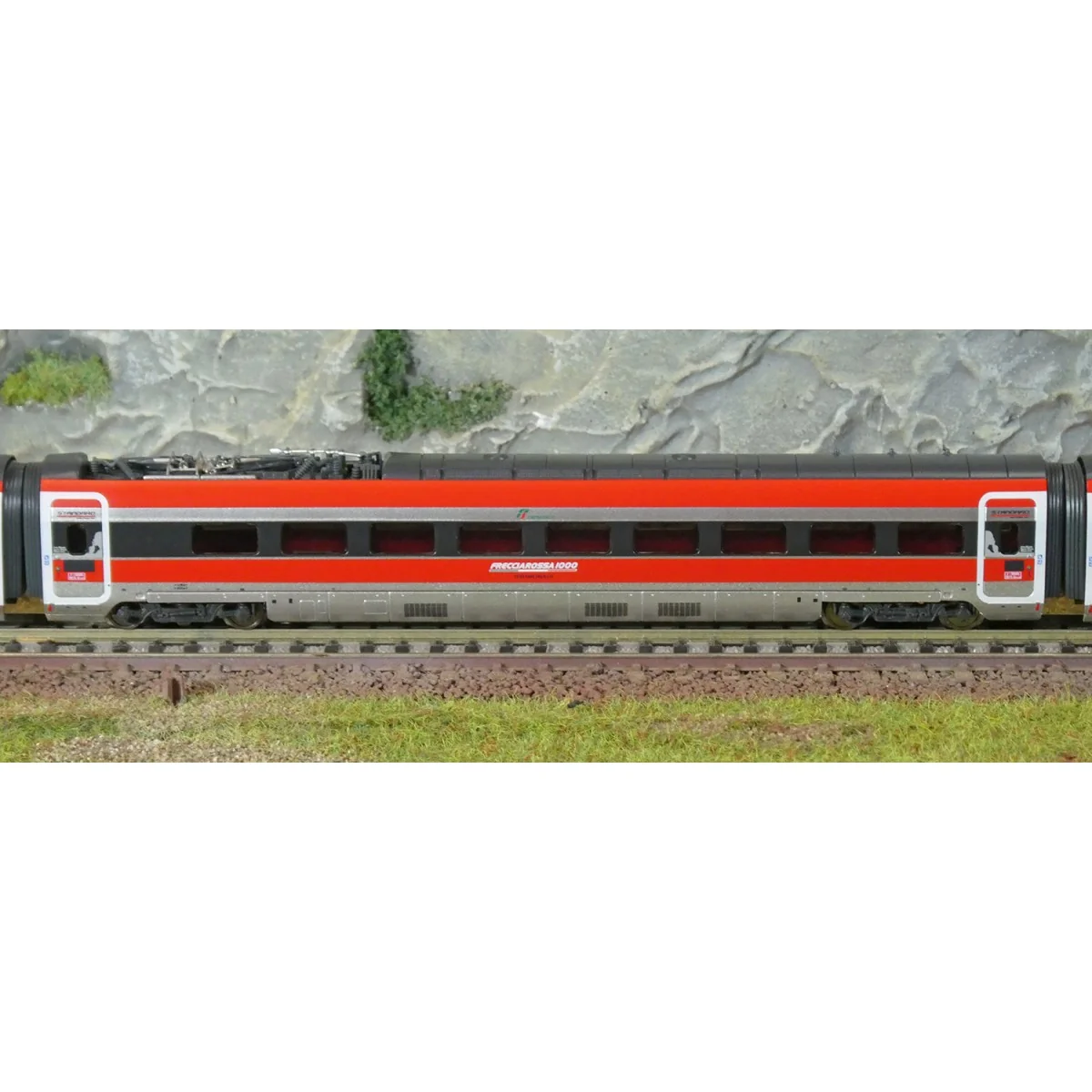 Arnold HN2621 Autorail TGV 4 éléments Frecciarossa 1000, FS, N 1/160 Arnold HN2621 - 3 Arnold HN2621 Autorail TGV 4 éléments Frecciarossa 1000, FS, N 1/160 Arnold HN2621 - 3