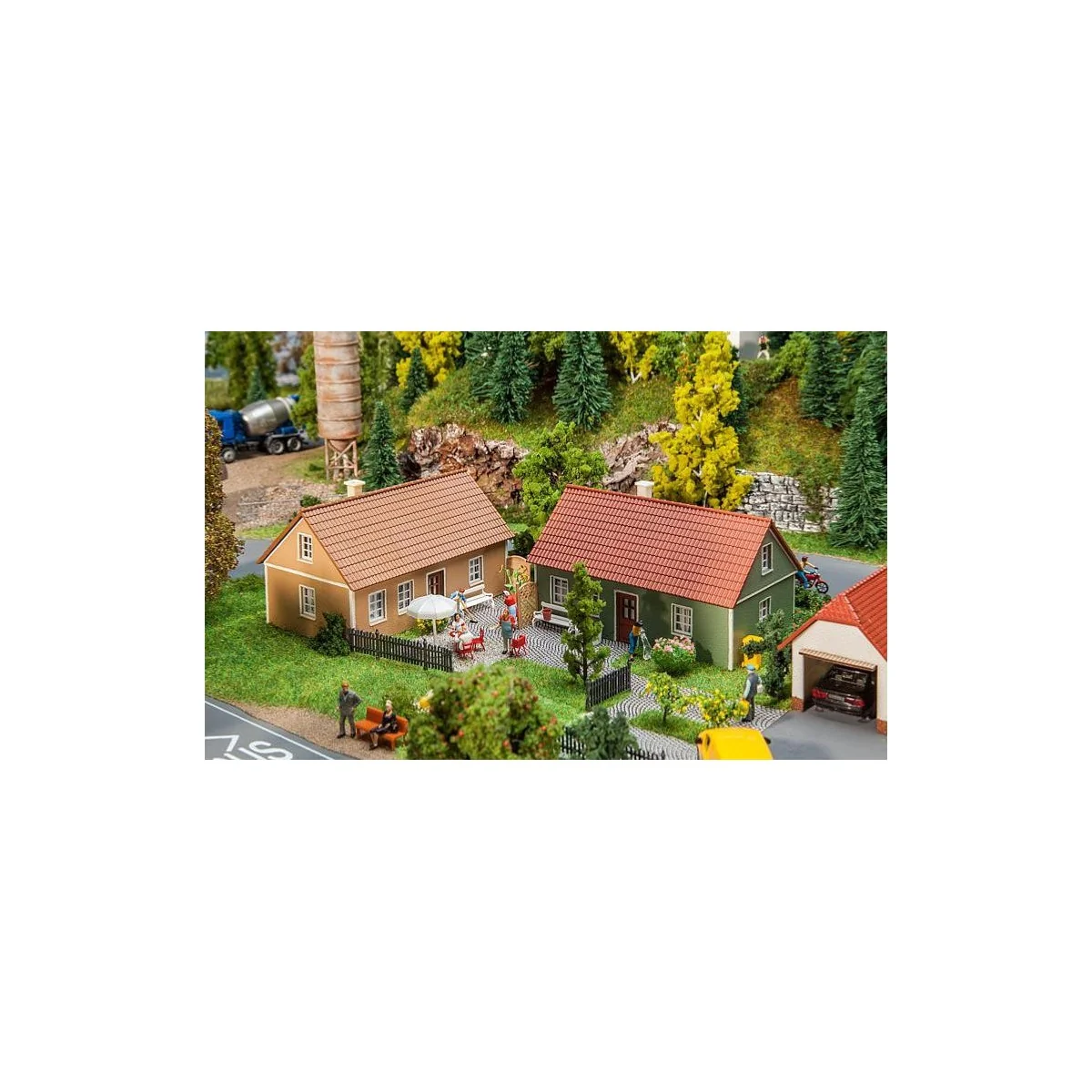 Faller 130607 Model Kit, 2 Village Houses - Faller_130607