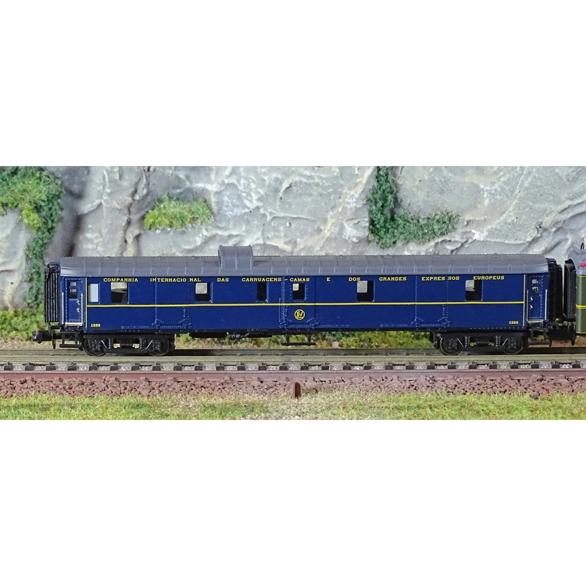 Arnold HN4486 Set of 3 "Sud-Express" passenger cars, CIWL, DD3 / AA...