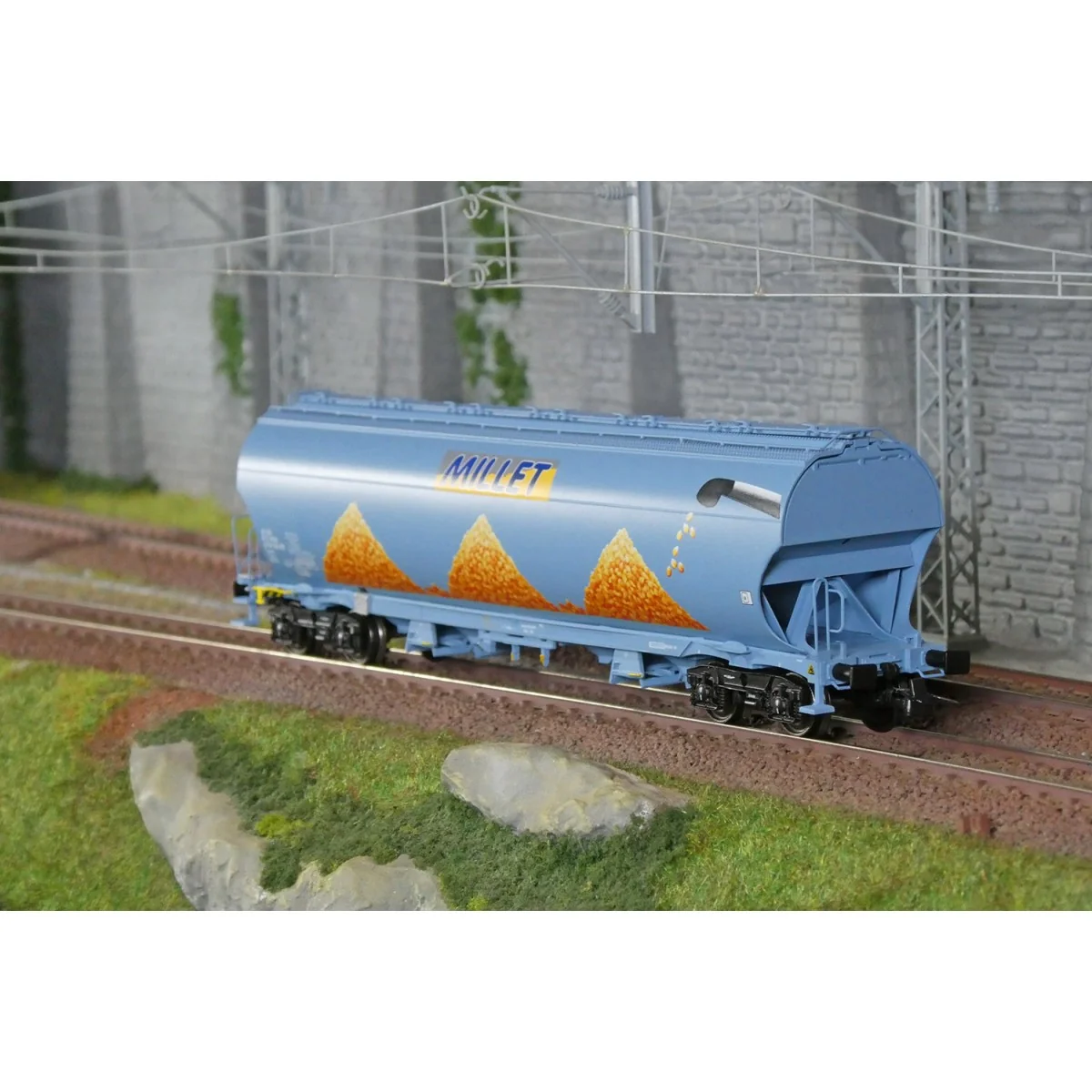 LS Models 30593 Tagnpps hopper wagons, light blue, new Millet logo ...