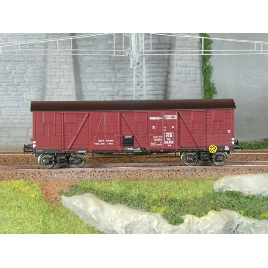 Ree models WB906 Covered TP Wagon for Fruits and Vegetables, 4 door... WB-906-Ree models WB906 Covered TP Wagon for Fruits and Vegetables, 4 doors, PLM, ep.II