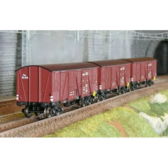 Ree Models WB907 Set of 3 Covered Public Works Wagons for Fruits an... WB-907-Ree Models WB907 Set of 3 Covered Public Works Wagons for Fruits and Vegetables, 4 Doors, PLM, Era II