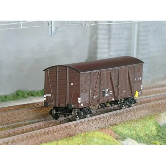 WB-909-Ree Modeles WB909 Wagon TP Couvert pour Primeurs, 4 portes, SNCF, ep.III