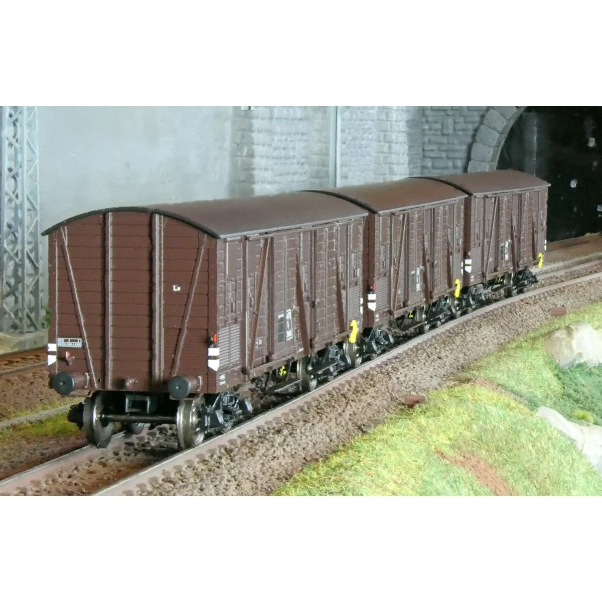 Ree Modeles WB910 Set of 3 Covered Public Works Wagons for Fruits a...