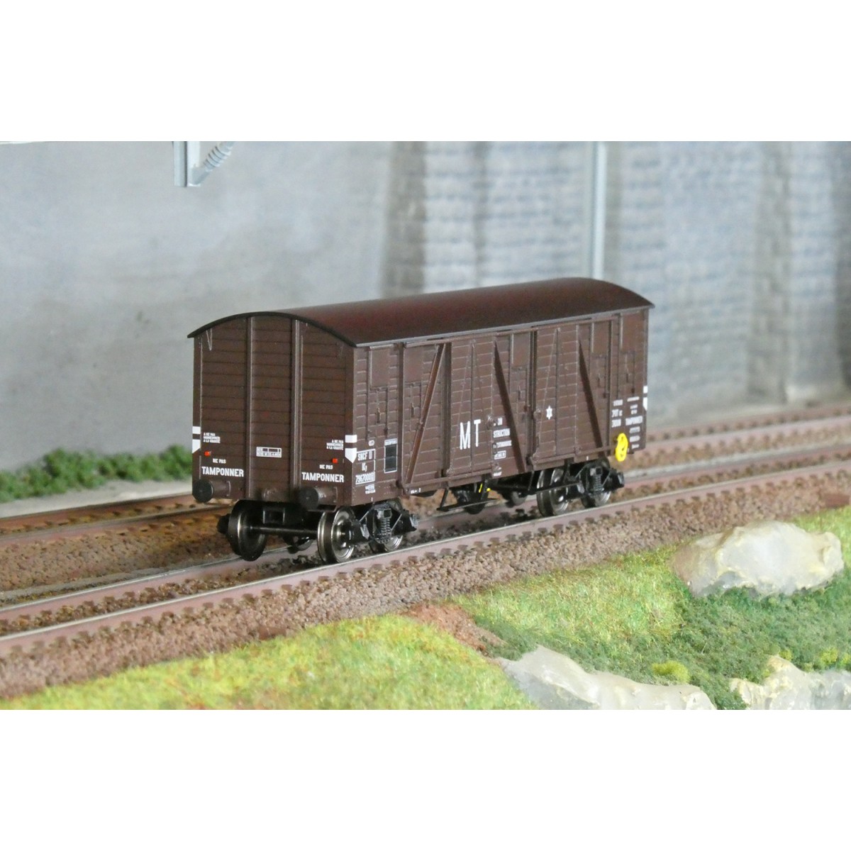 Ree Modeles WB911 Covered TP Wagon, 4 doors, MT, SNCF, ep.III - WB-911