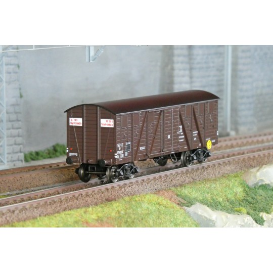 WB-913-Ree Modeles WB913 Covered Public Works Wagon, 2 doors, EX Economat, SNCF, ep.III