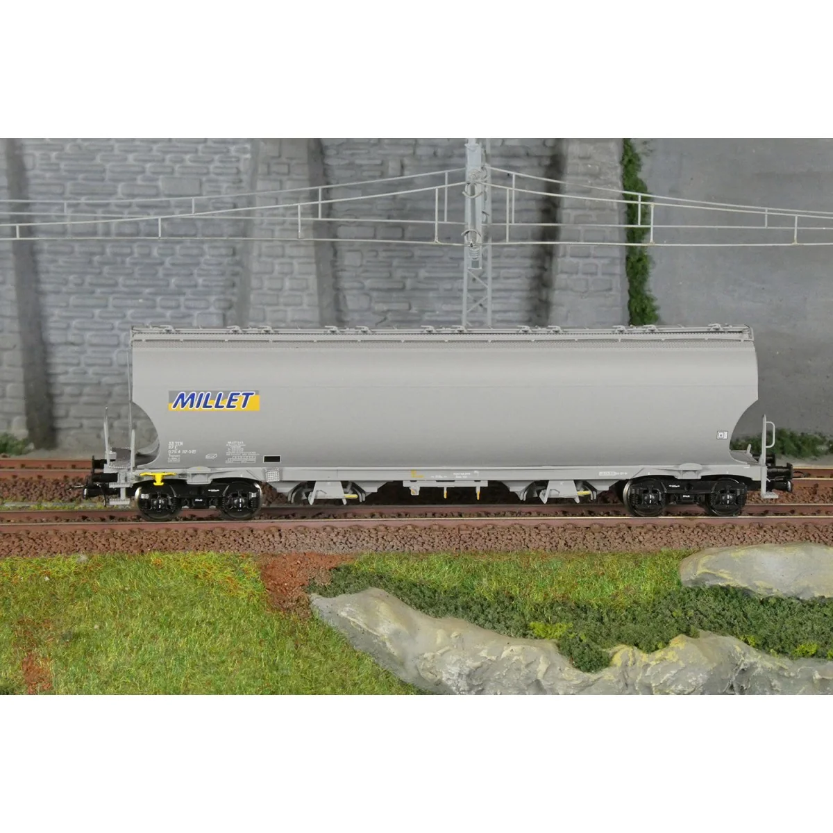 Ls Models 30594 Tagnpps hopper wagons, grey, Millet Ls Models 30594 Tagnpps hopper wagons, grey, Millet