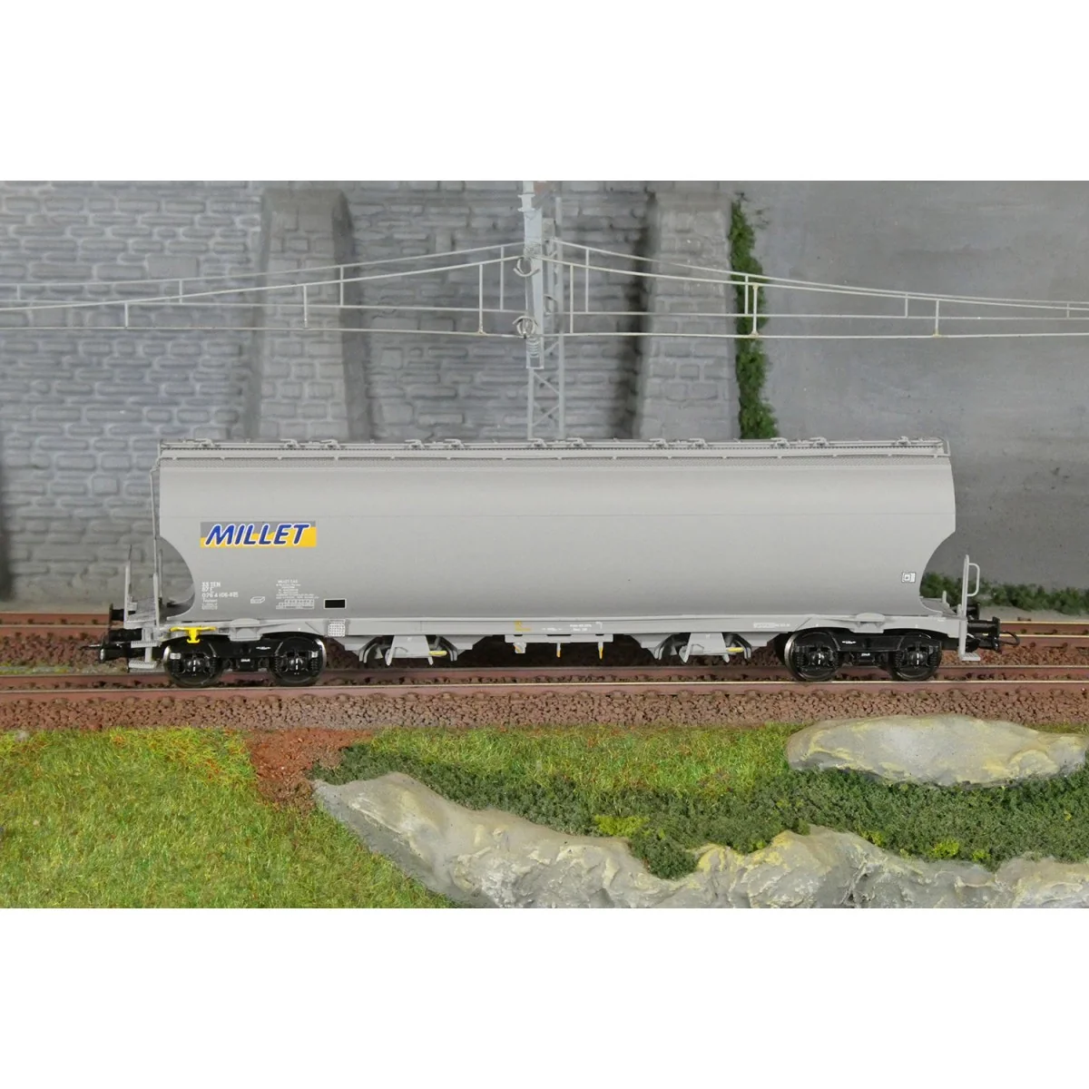 Ls Models 30595 Tagnpps hopper wagons, grey, Millet Ls Models 30595 Tagnpps hopper wagons, grey, Millet