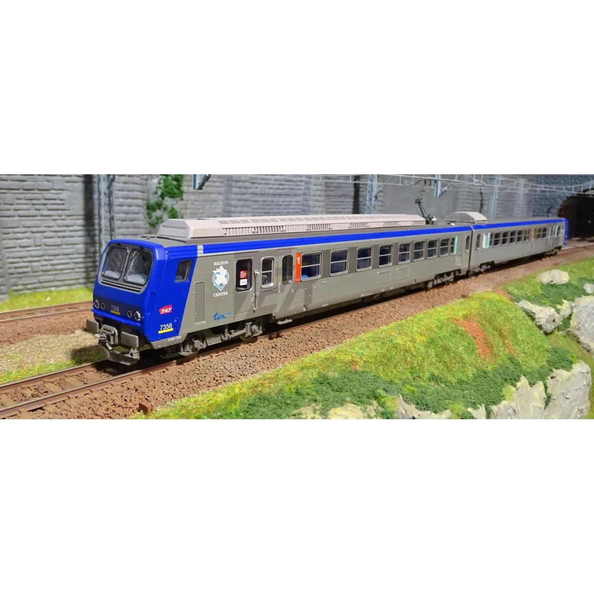Copy of Piko 96420 SNCF electric railcar, Z2 Z 7356, TER Centre Reg...