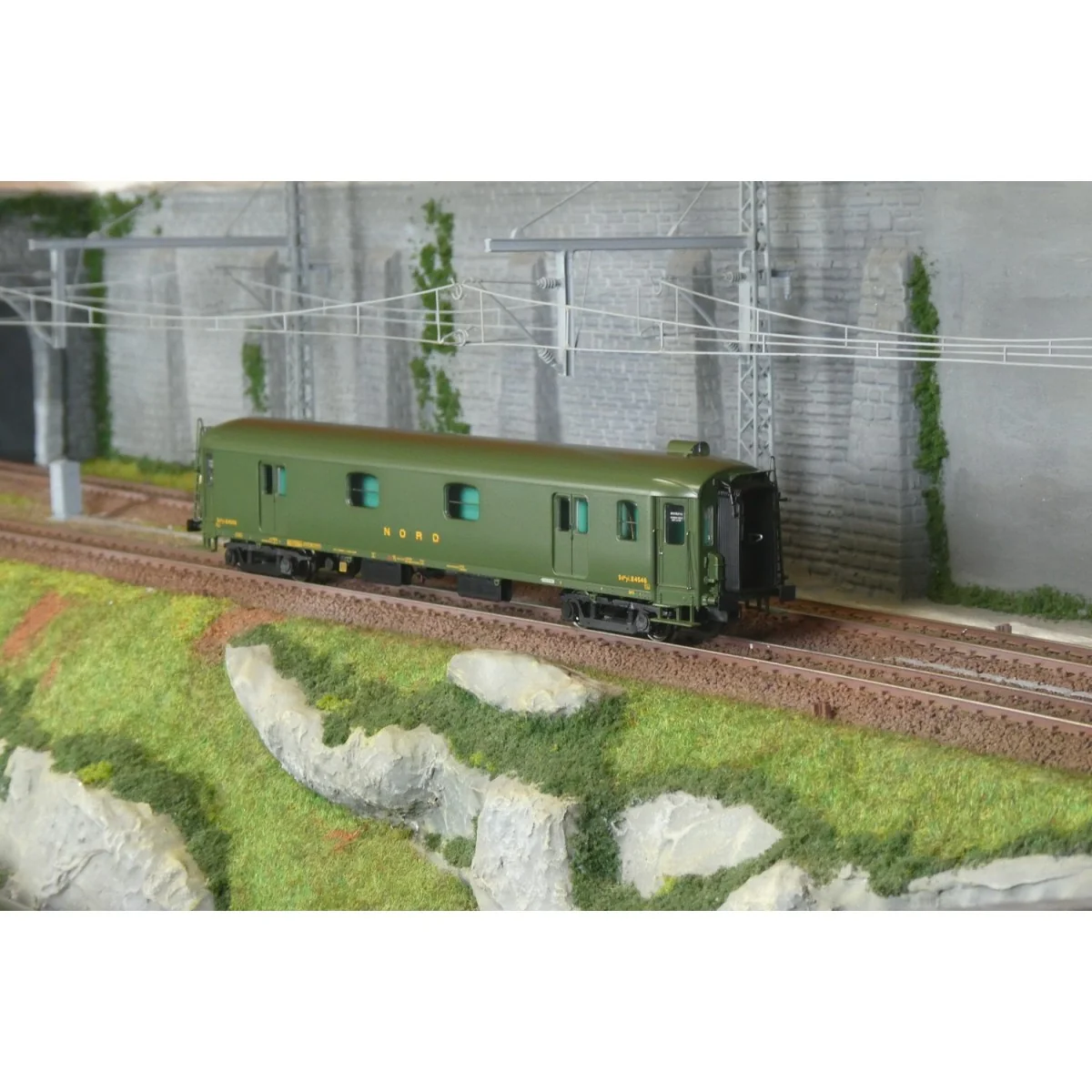 Ls Models 31204 Fourgon Dd4yi, NORD, 130km/h, vert, châssis noir, toit vert, éclairage Ls models Lsm_31204 - 3