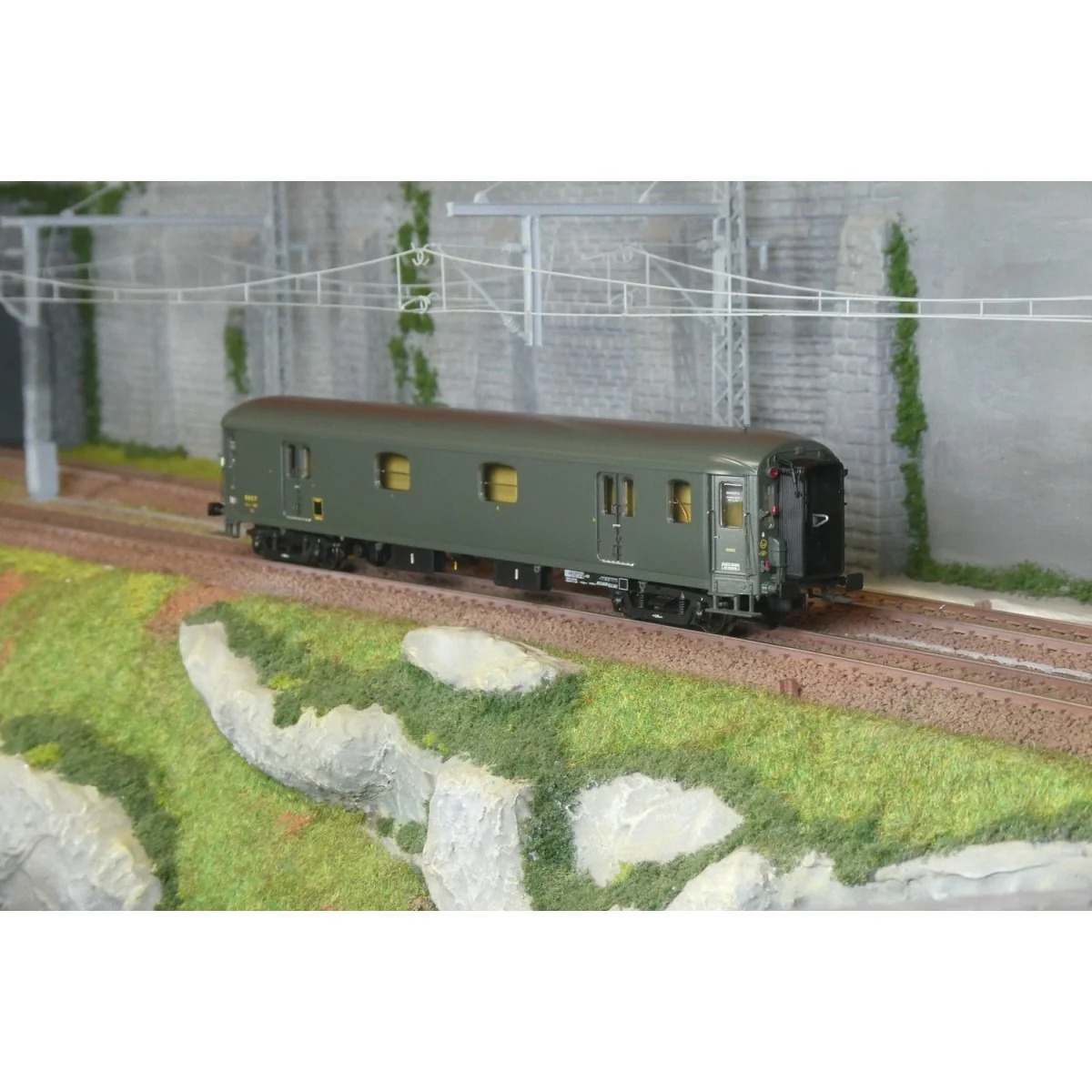 LS Models 31205 Dd4myi Van, SNCF, 130km/h, green, black chassis, bl...