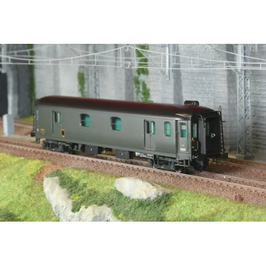 Lsm_31206-LS Models 31206 Dd4myi Van, SNCF, 140km/h, green, black chassis, green roof, lights