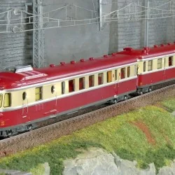 Ree Modeles MB258 Autorail RGP 1 X 2779, rouge TEE, SNCF, LYON-VAISE Ree Modeles MB-258 - 1