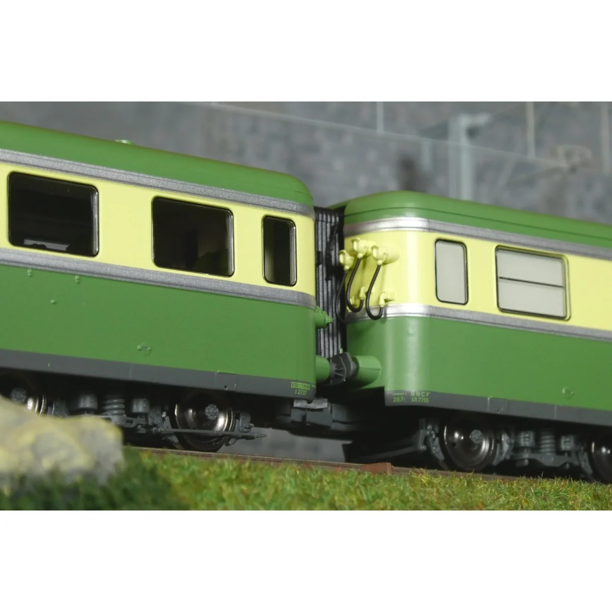 Ree Modeles MB260 Autorail RGP 1 X 2737, vert, sans cuisine, SNCF, BATIGNOLLES Ree Modeles MB-260 - 5