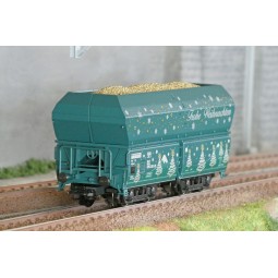 Marklin 48425 Christmas hopper wagon 2025, loaded with "gold nugget...