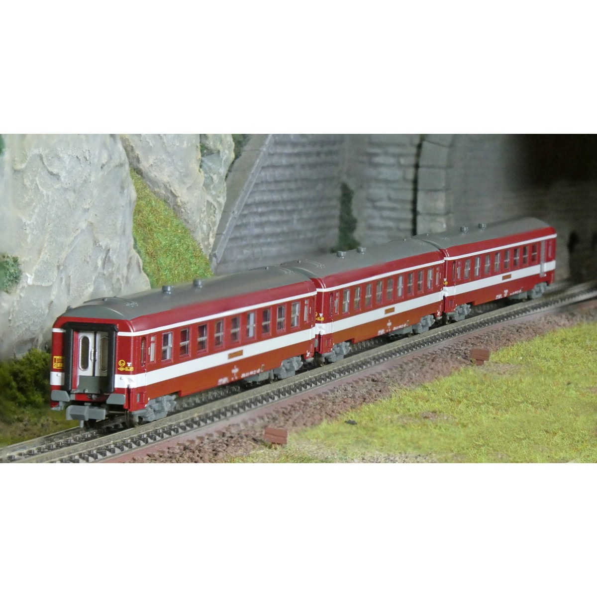 REE Modeles NW156 Set de 3 voitures UIC 2x A9 / 1x A7D, LE CAPITOLE, avec plaque, N - 1/160 Ree Modeles NW-156 - 1