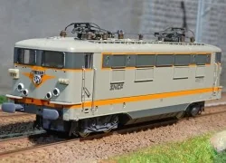 ViTrains 2222 electric locomotive BB 16500 SNCF, concrete livery, Lo...Note: The text is cut off after "Lo...". If you provid