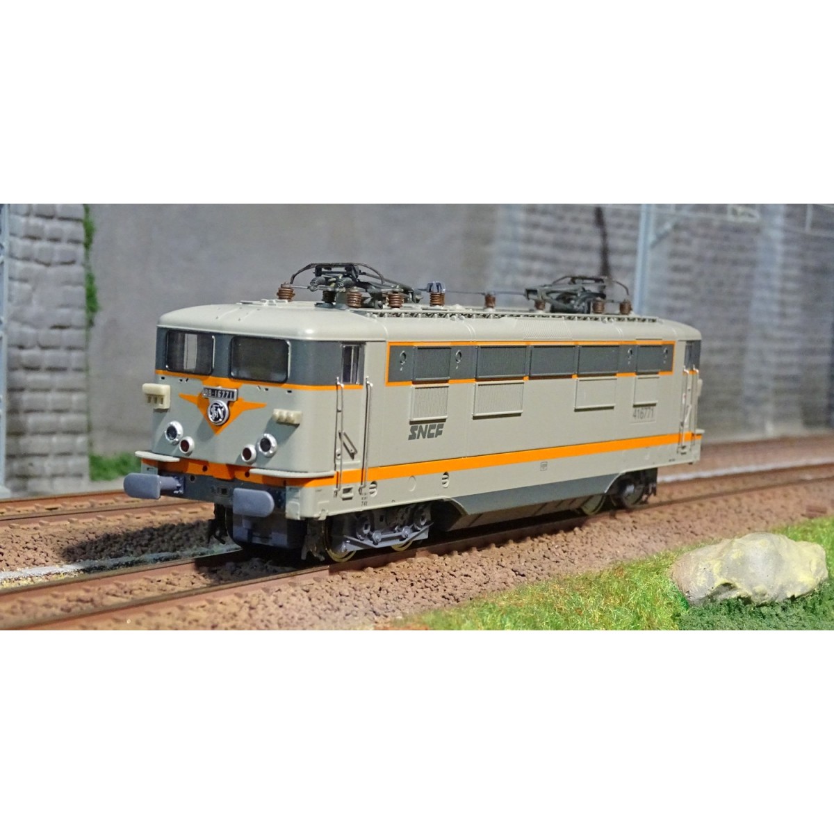ViTrains 2222 copy of SNCF BB 16500 electric locomotive, Concrete l... ViTrains 2222 copy of SNCF BB 16500 electric locomotive, Concrete l...