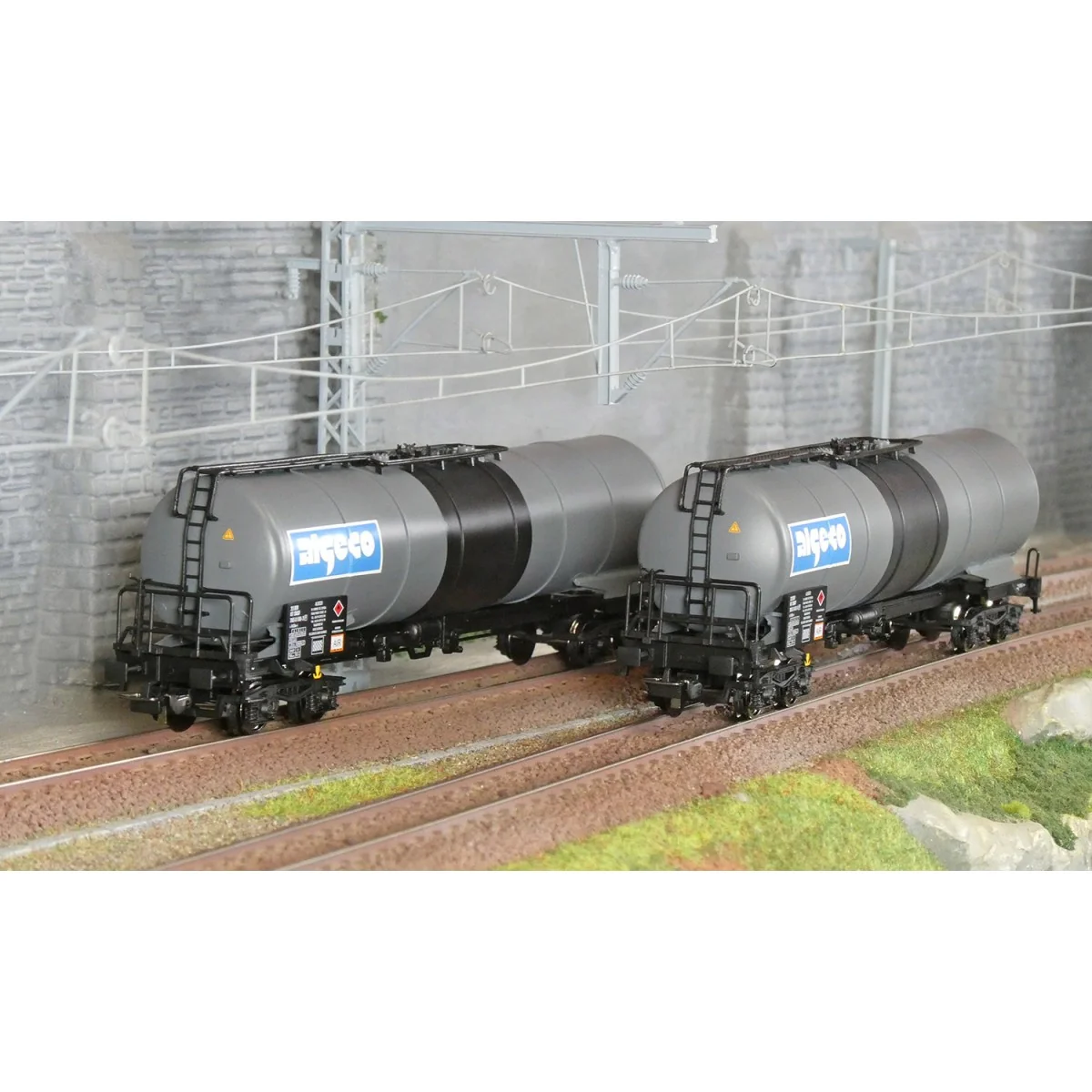 Piko 28316 Set of 2 angled tank wagons with bogies, Algeco - Piko_2...