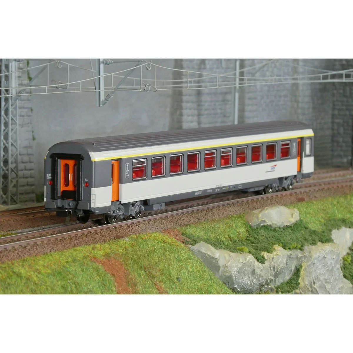 Piko 97138 Voitures voyageurs Corail, 1ère classe, logo casquette, SNCF Piko Piko_97138 - 1 Piko 97138 Voitures voyageurs Corail, 1ère classe, logo casquette, SNCF Piko Piko_97138 - 1