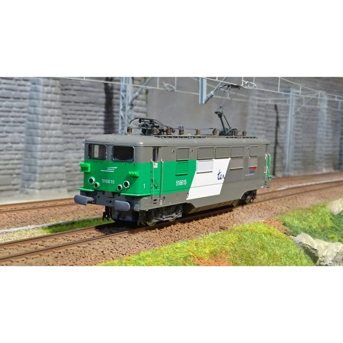 ViTrains 2222 copy of SNCF BB 16500 electric locomotive, Concrete l... ViTrains 2222 copy of SNCF BB 16500 electric locomotive, Concrete l...