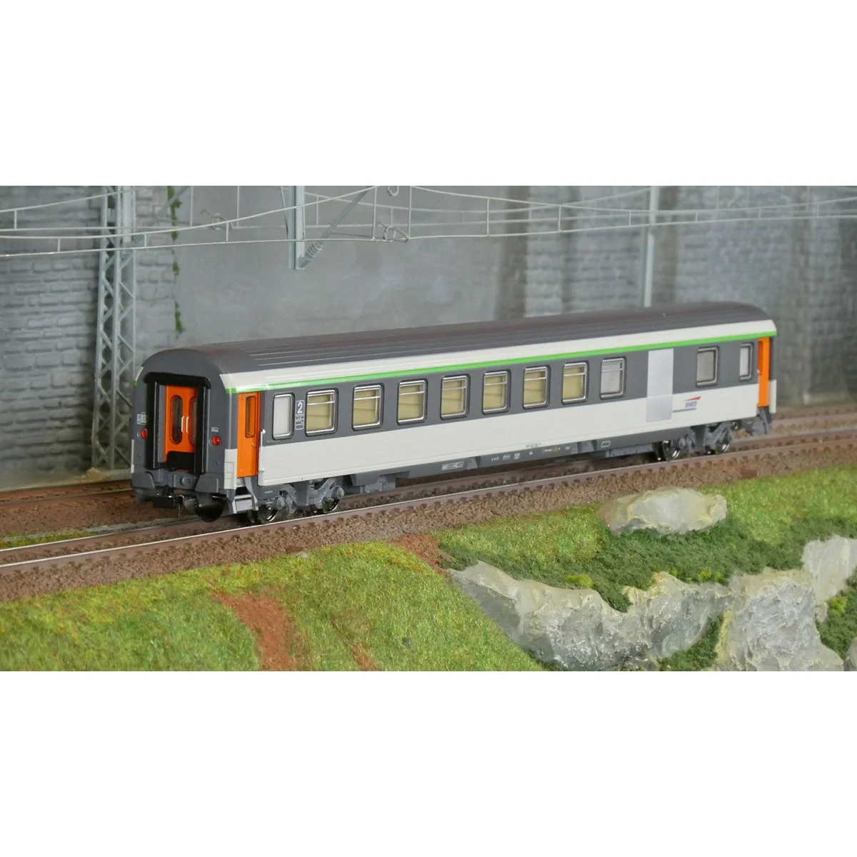 Piko 97142 Voiture voyageurs Corail, 2ème classe / fourgon, logo casquette, SNCF Piko Piko_97142 - 1
