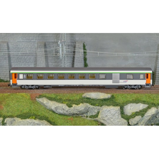 Piko_97142-Piko 97142 Voiture voyageurs Corail, 2ème classe / fourgon, logo casquette, SNCF