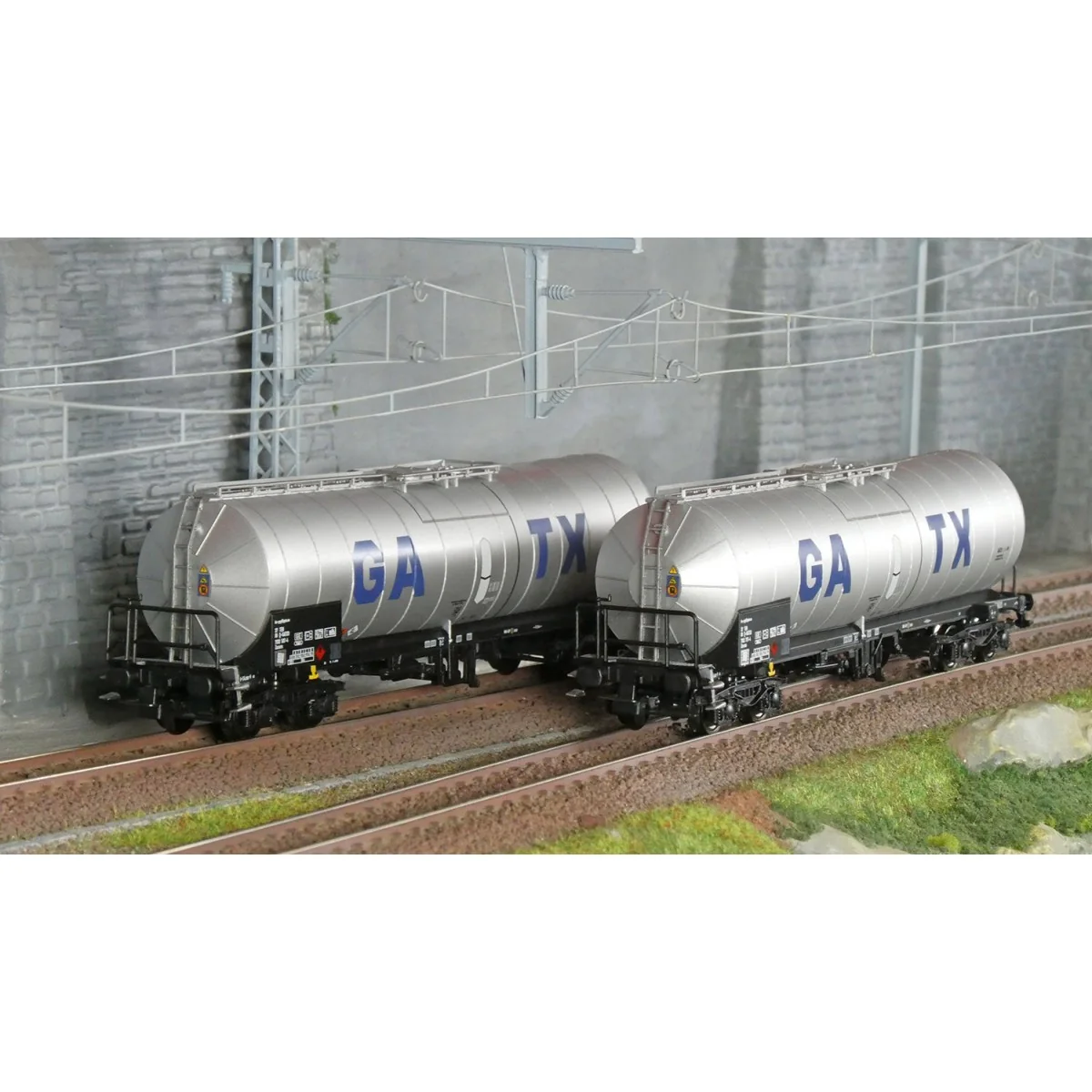 Rivarossi HR6667 Set de 2 wagons citernes à bogies, gris clair, grand logo GATX Rivarossi HR6667 - 1