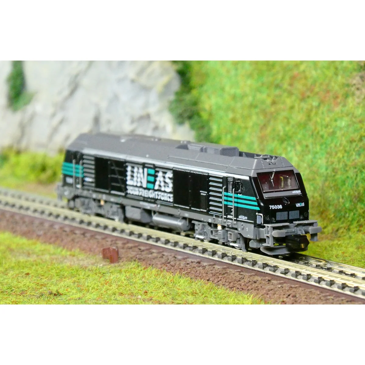 REE Modeles NW294 Diesel Locomotive BB 75036, LINEAS, black, N - 1/...