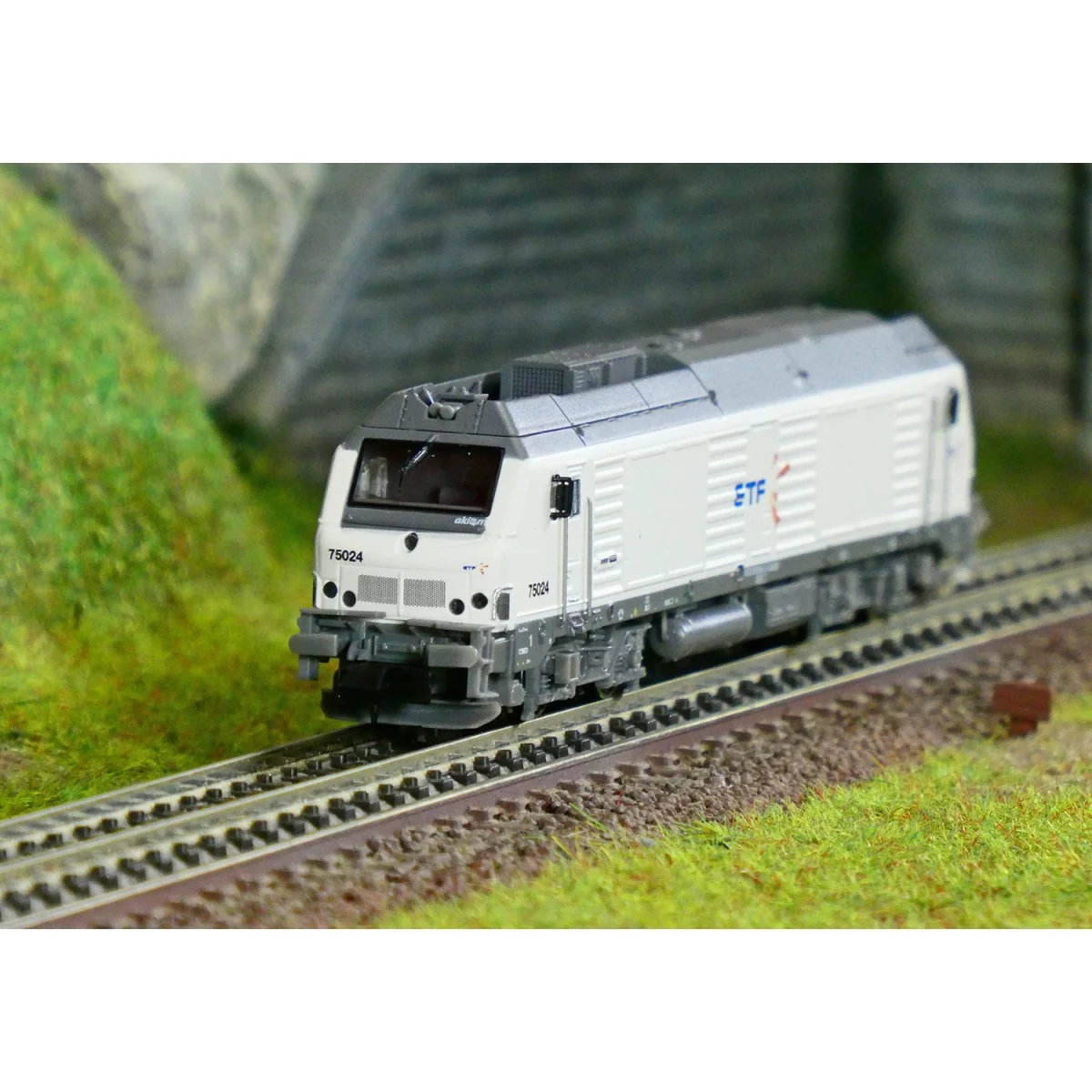 REE Modeles NW295 Diesel Locomotive BB 75024, ETF, white, N - 1/160 REE Modeles NW295 Diesel Locomotive BB 75024, ETF, white, N - 1/160