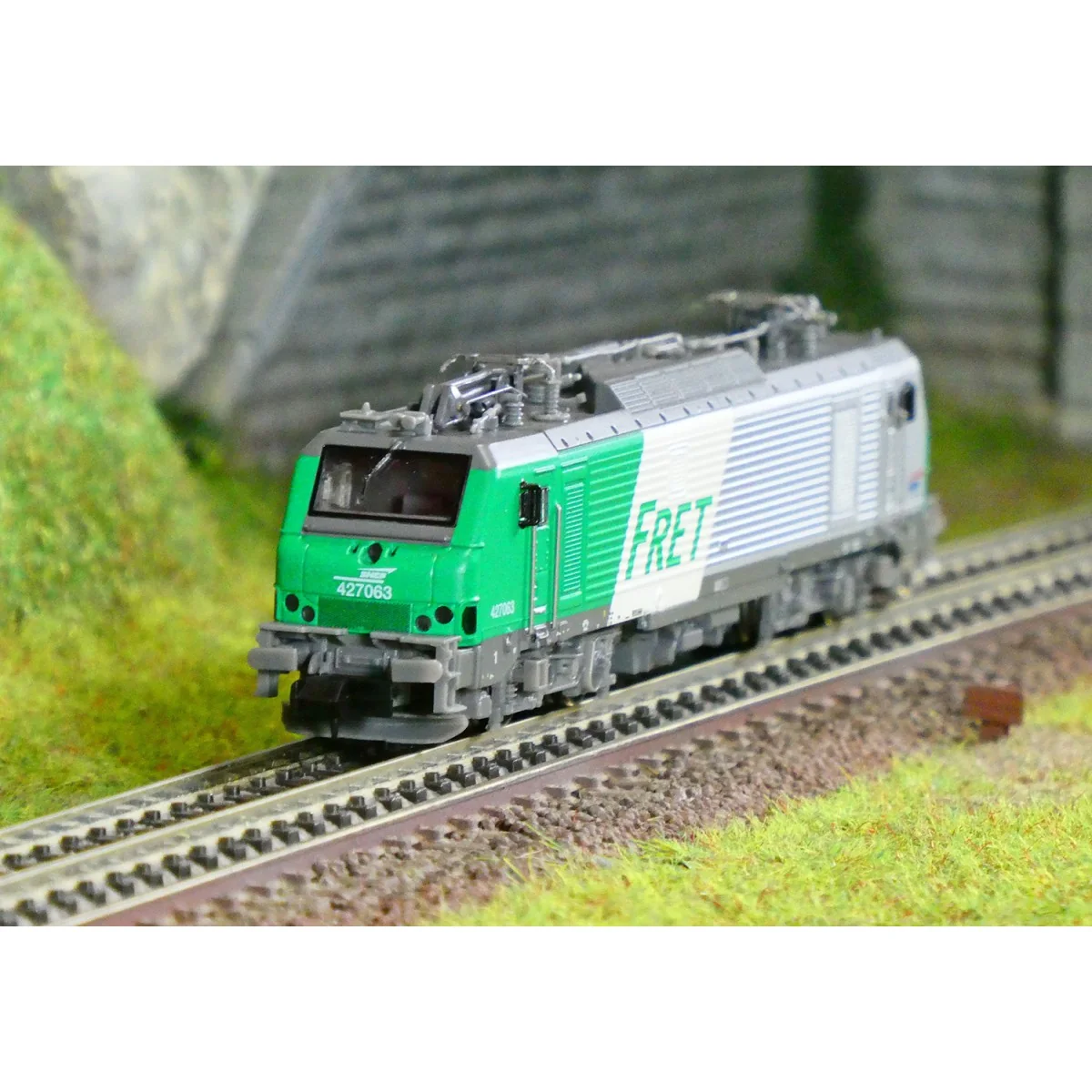 REE Modeles NW296 Locomotive électrique BB 27063, SNCF, FRET, logo casquette, N - 1/160 Ree Modeles NW-296 - 1