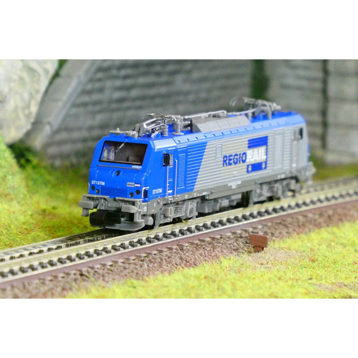 REE Modeles NW297 BB 27137M electric locomotive, REGIO RAIL, blue, ...