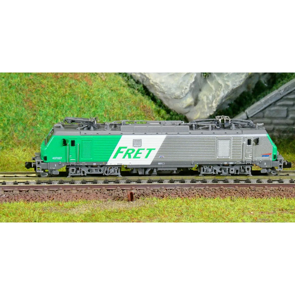 REE Modeles NW300 Locomotive électrique BB 37027, SNCF, FRET, logo casquette, N - 1/160 Ree Modeles NW-300 - 2