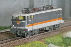 Ree Modeles MB180 Locomotive électrique BB 16053, SNCF, Corail, réversible, La Chapelle Ree Modeles MB-180 - 1