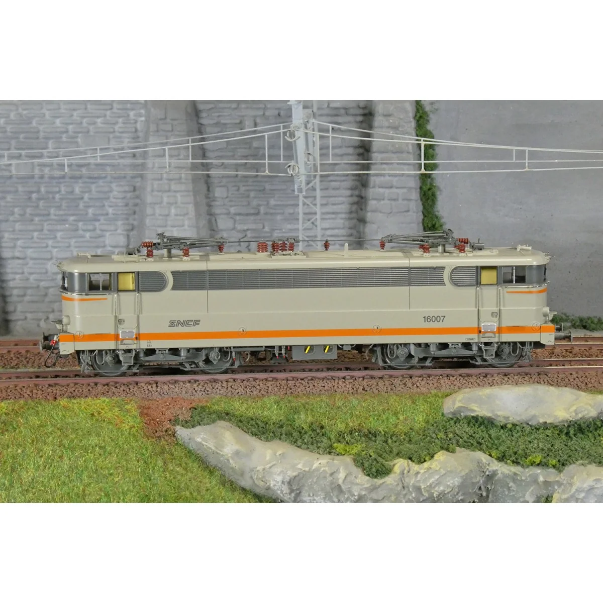Ree Modeles MB181.S Locomotive électrique BB 16007, SNCF, Béton, logo nouille, La Chapelle, sonore, panthos motorisés Ree Modele