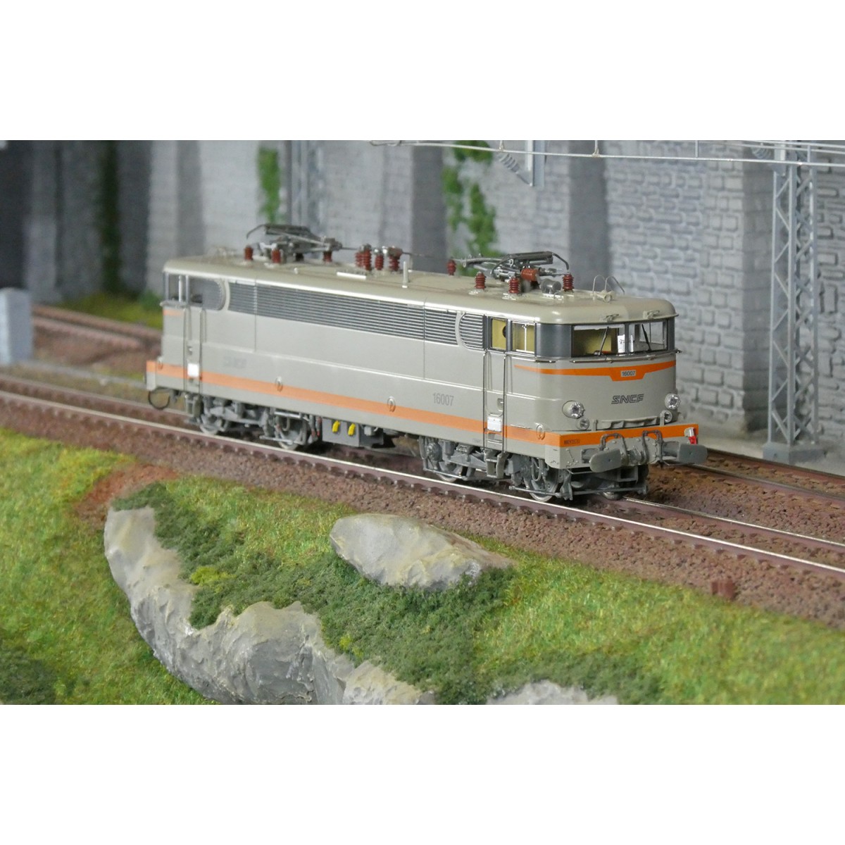 Ree Modeles MB181 BB 16007 electric locomotive, SNCF, Concrete, noo...