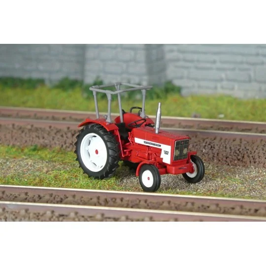 REE Modeles CB180 INTERNATIONAL HI 654 Tractor with roll bar CB-180-REE Modeles CB180 INTERNATIONAL HI 654 Tractor with roll bar