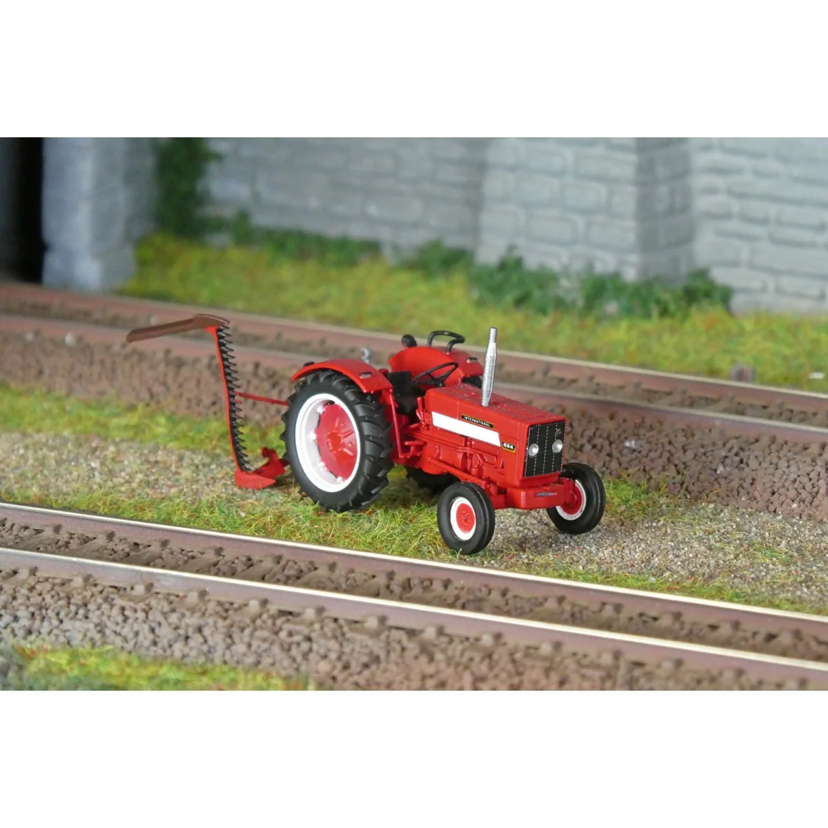 REE Modeles CB183 Tracteur INTERNATIONAL HI 624 + Lame de Coupe Ree Modeles CB-183 - 1