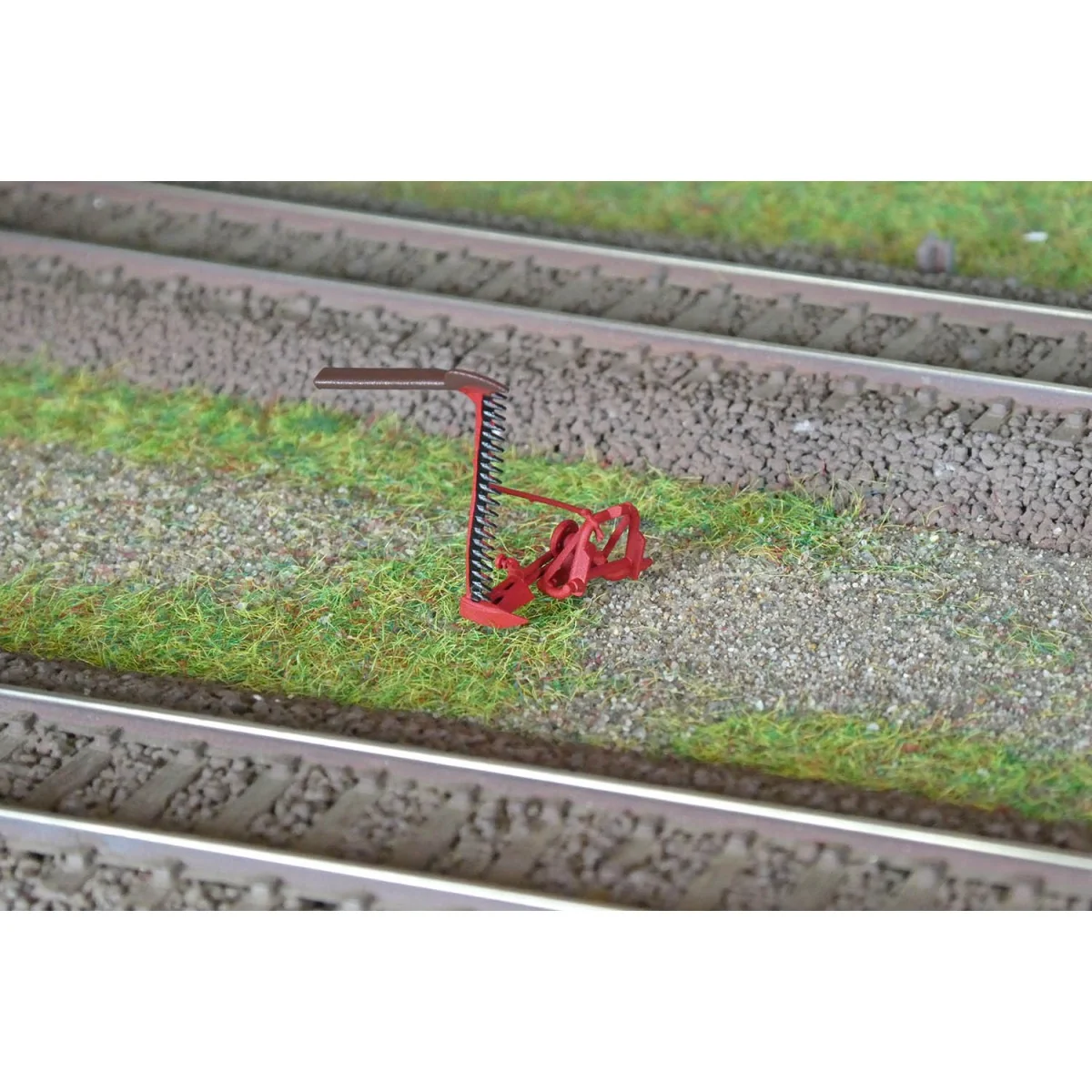 REE Modeles CB185 Cutting Blade for Grass Mowing – Transport Positi...