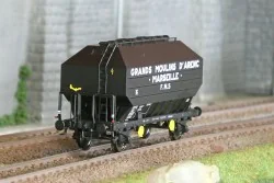 Ree Modeles WB894 Wagon céréalier FRANGECO, SNCF, Grands Moulins D'Arenc, ep. III Ree Modeles WB-894 - 1