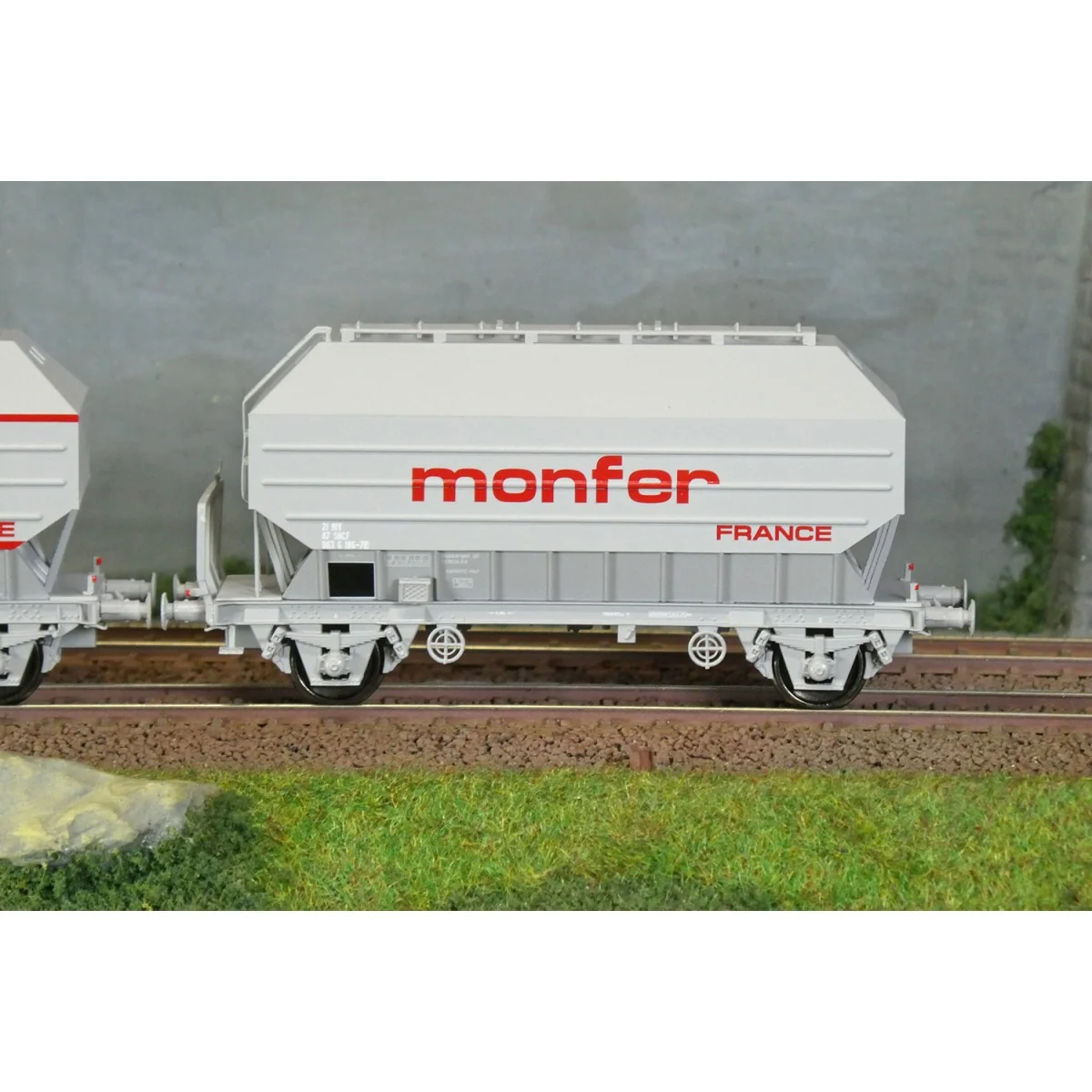 Ree Modeles WB896 Set of 2 grain wagons FRANGECO, SNCF, Monfer, ep....