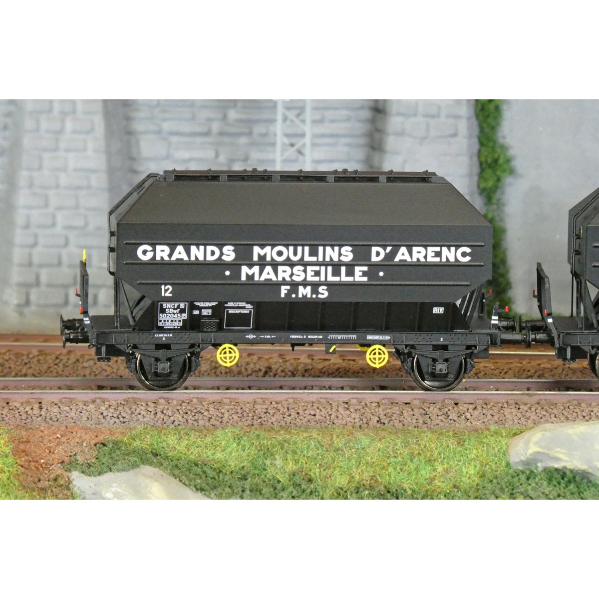 Ree Modeles WB900 Set de 2 wagons céréaliers FRANGECO, SNCF, Grands Moulins D'Arenc, ep. III Ree Modeles WB-900 - 2