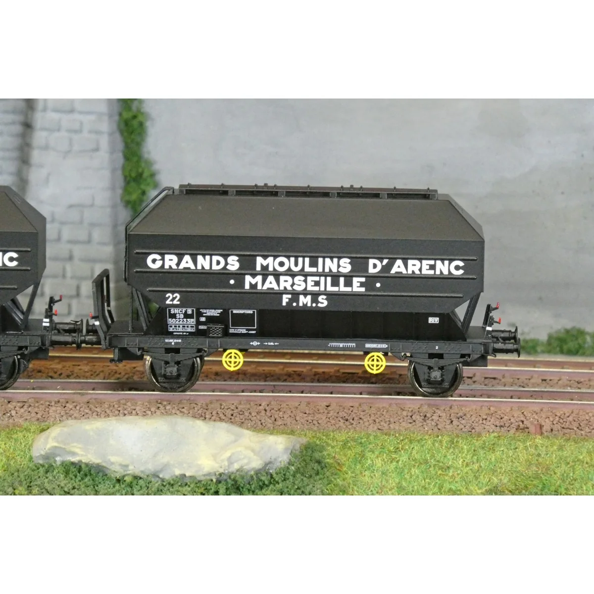 Ree Modeles WB900 Set of 2 FRANGECO grain wagons, SNCF, Grands Moul... Ree Modeles WB900 Set of 2 FRANGECO grain wagons, SNCF, Grands Moul...