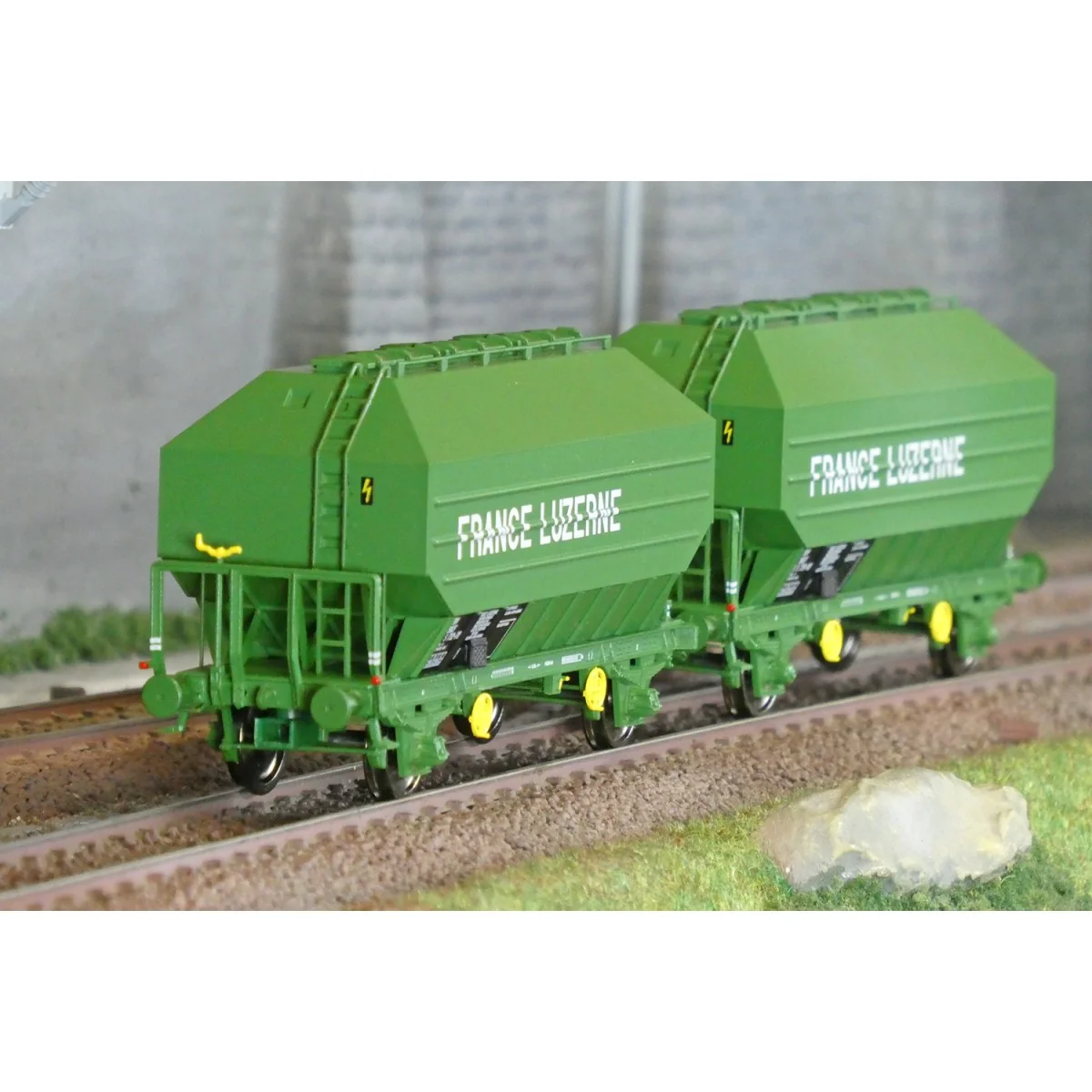 Ree Modeles WB902 Set of 2 FRANGECO grain wagons, SNCF, France Luze...