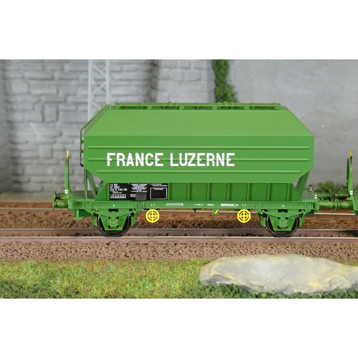 Ree Modeles WB902 Set of 2 FRANGECO grain wagons, SNCF, France Luze...