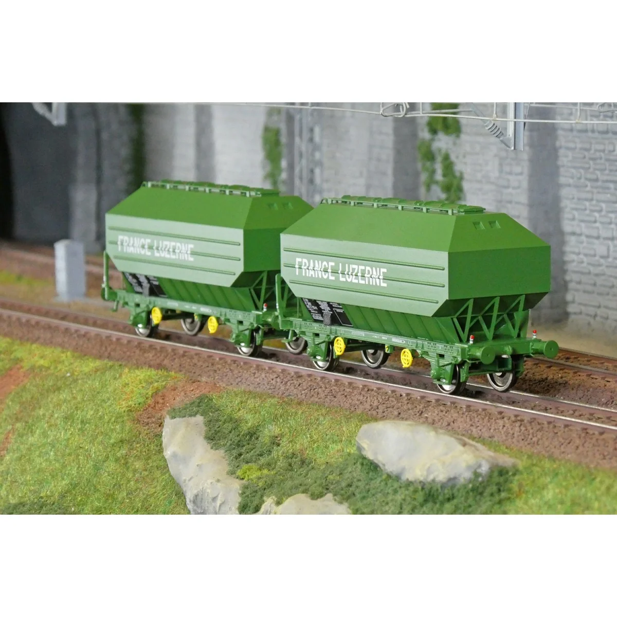 Ree Modeles WB902 Set de 2 wagons céréaliers FRANGECO, SNCF, France Luzerne, ep. IV Ree Modeles WB-902 - 4