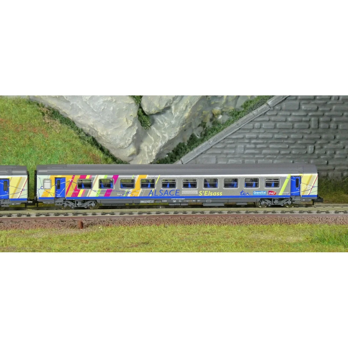 Piko 94509 Set of 2 Corail Alsace coaches, 1st and 2nd class A10tu/...