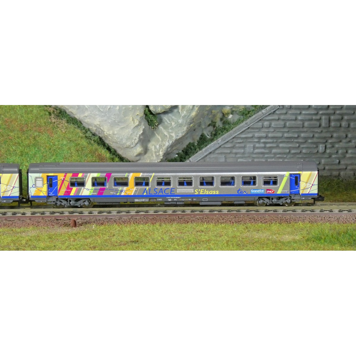 Piko 94510 Set of 2 Corail Alsace coaches, 2nd class B11tu/B11tu, C...
