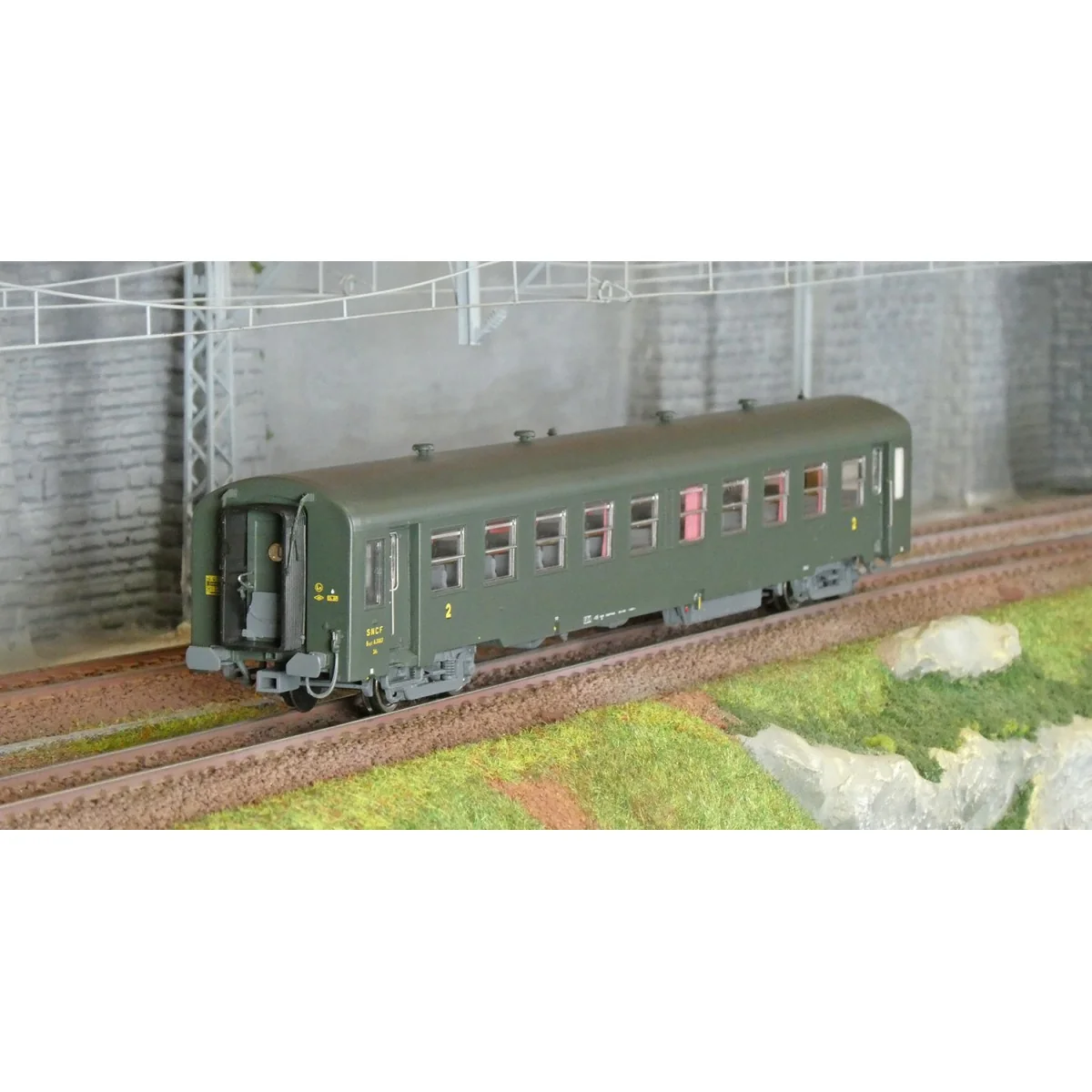 Models Word 40020 Short USI coach, SNCF, Bmyfi U60, green, 1956 mar...